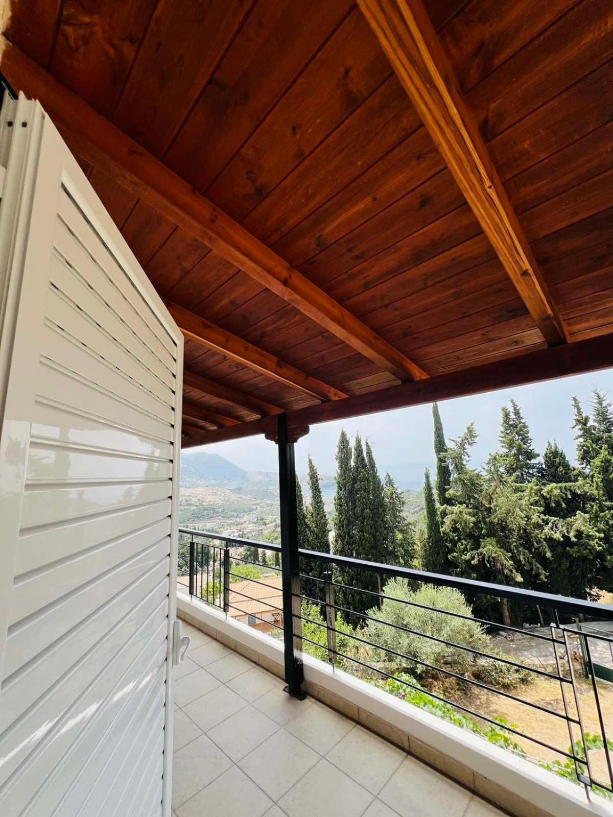 Apartments Aneta'S House Himare Bagian luar foto