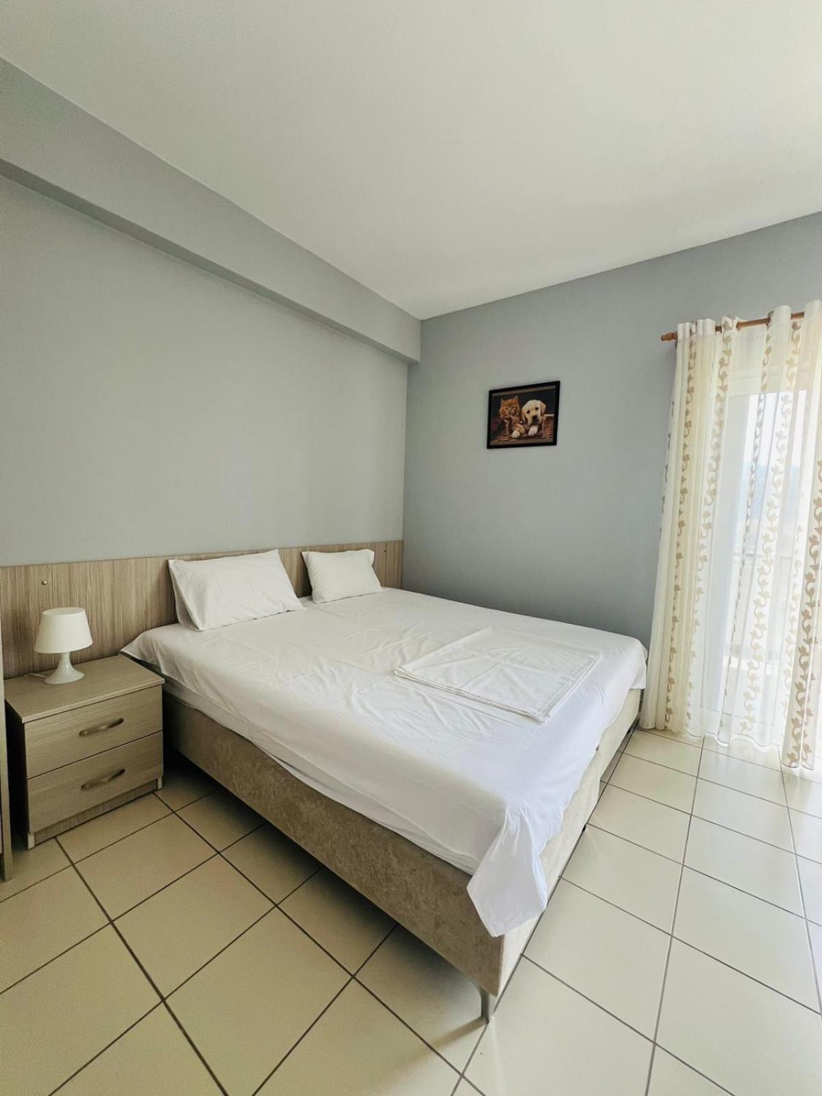 Apartments Aneta'S House Himare Bagian luar foto