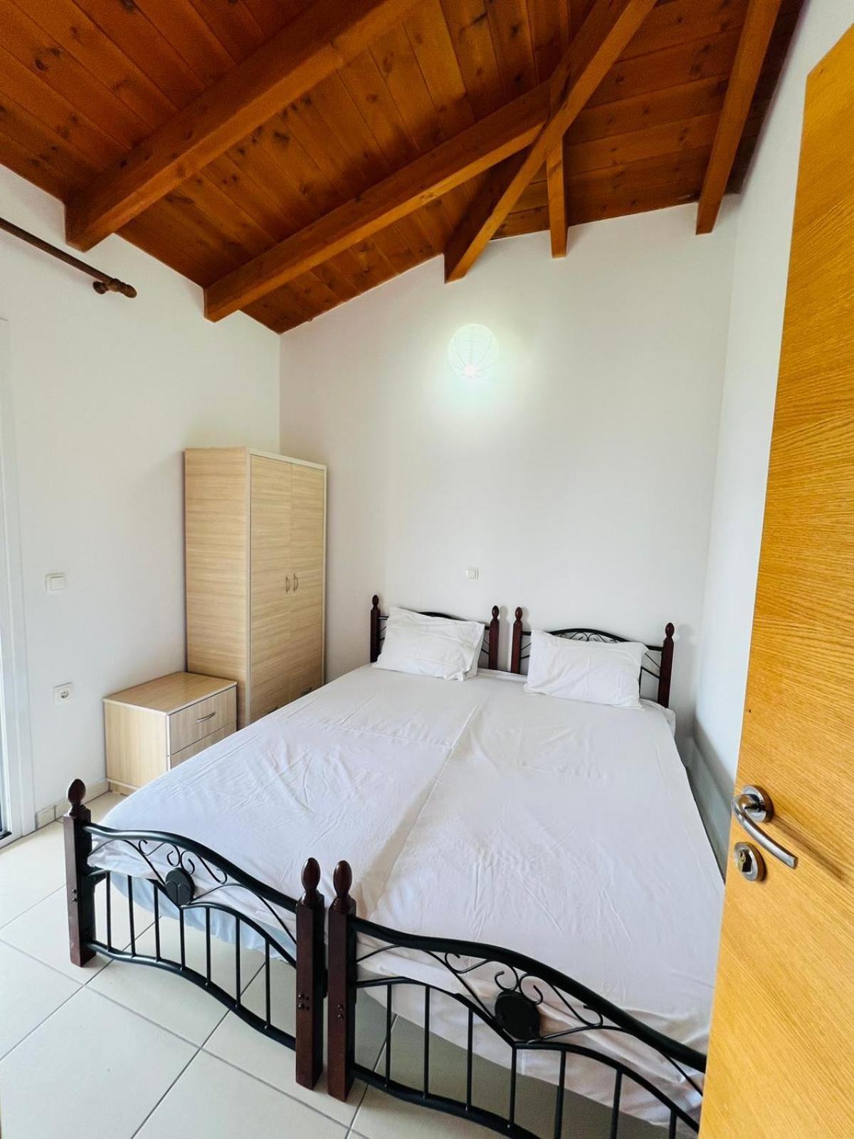 Apartments Aneta'S House Himare Bagian luar foto