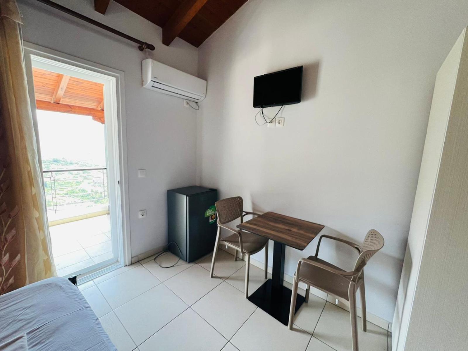 Apartments Aneta'S House Himare Bagian luar foto