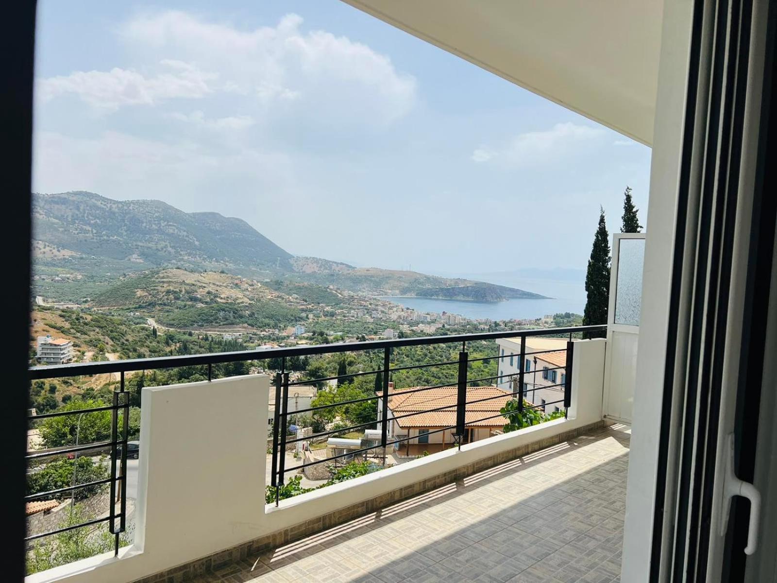 Apartments Aneta'S House Himare Bagian luar foto